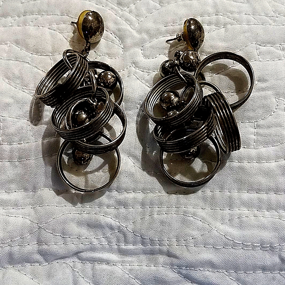 Vintage dangling earrings